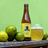 Bierflasche mit Glas und Zitronen von der Brauerei-Destillerie Tipsy Tribe