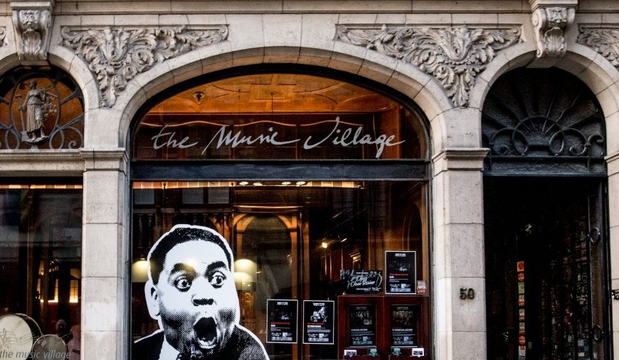 Fassade des Music Village