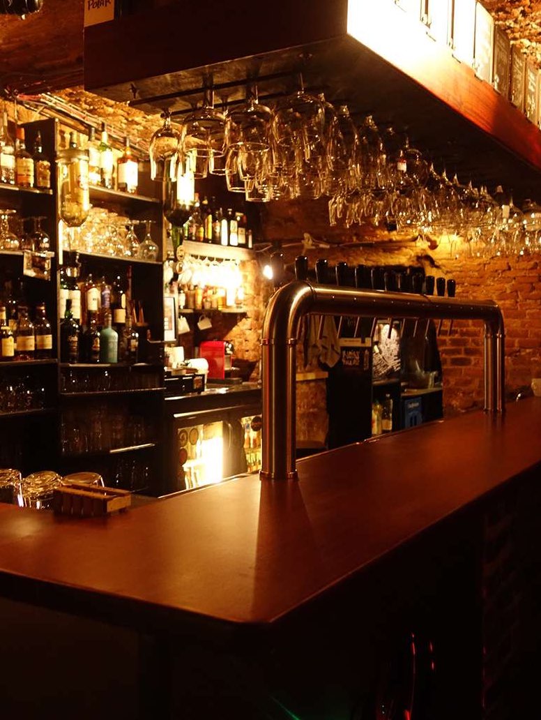 Comptoir du bar La Porte Noire