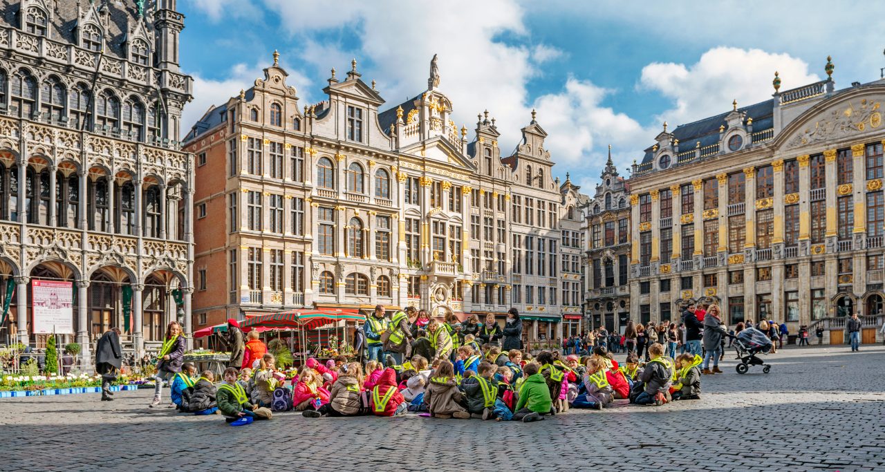 Schoolgroep op de Grote Markt